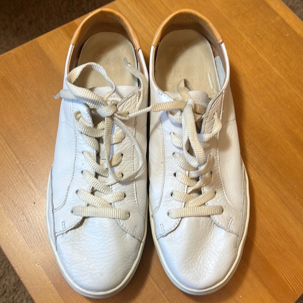 Size 9 women’s Soludos Ibiza sneaker